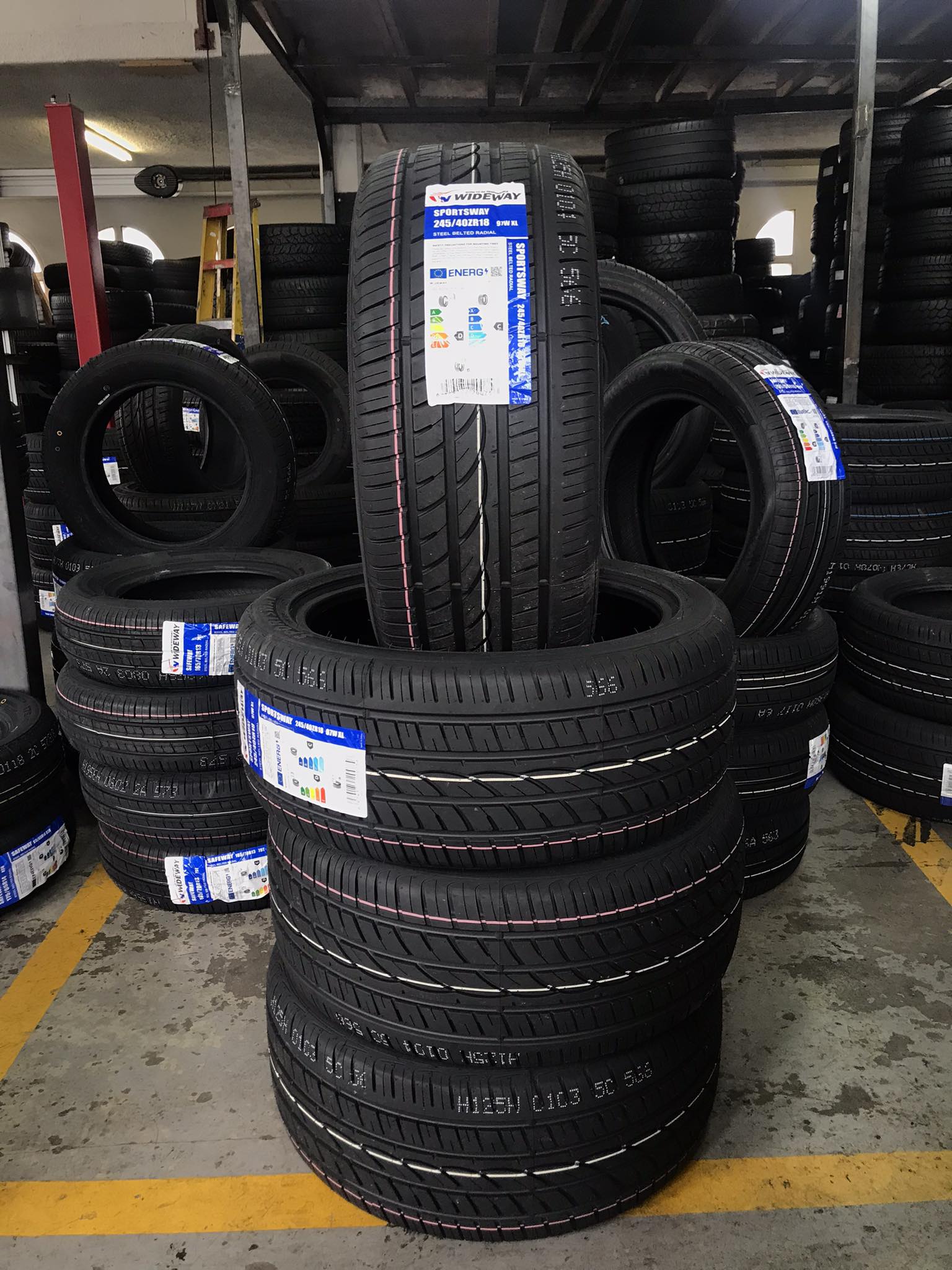 245 40 R18 Wideway Sportsway Steel Belted Radial
