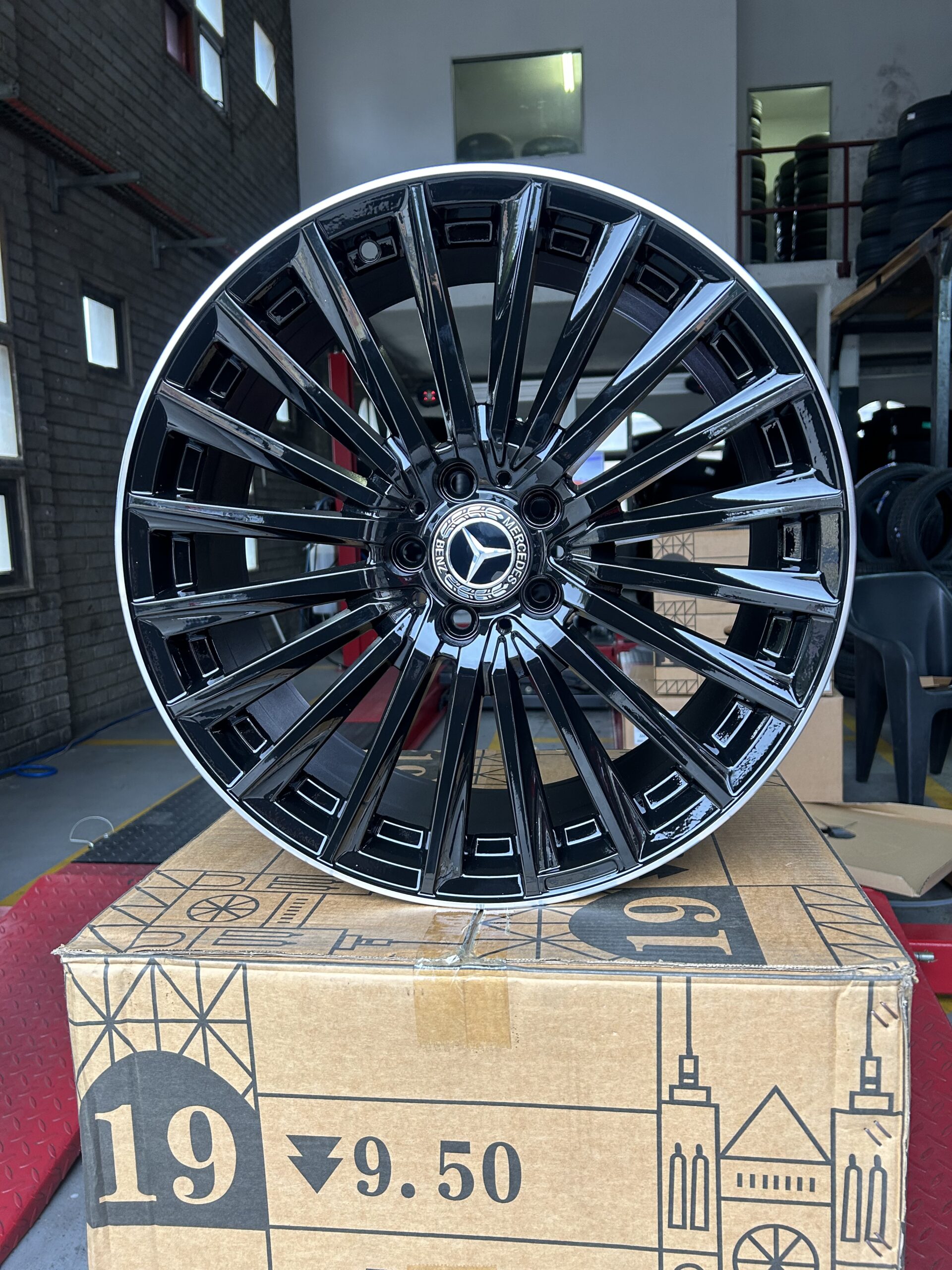 19 Glossy Mercedes Benz AMG Mag Rims