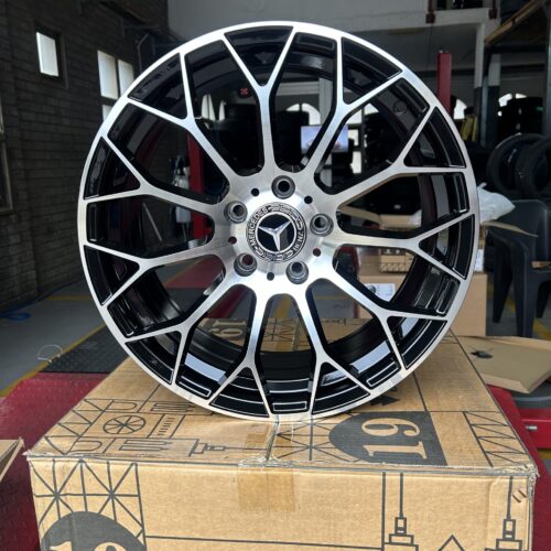 17″ Mercedes Benz Mag Rims